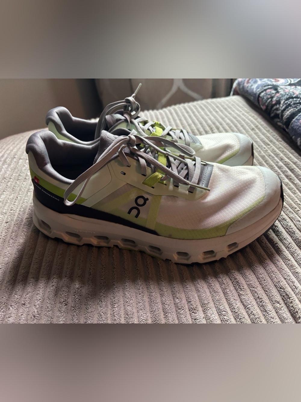 On Cloud Running Cloud Vista Women's Sneakers